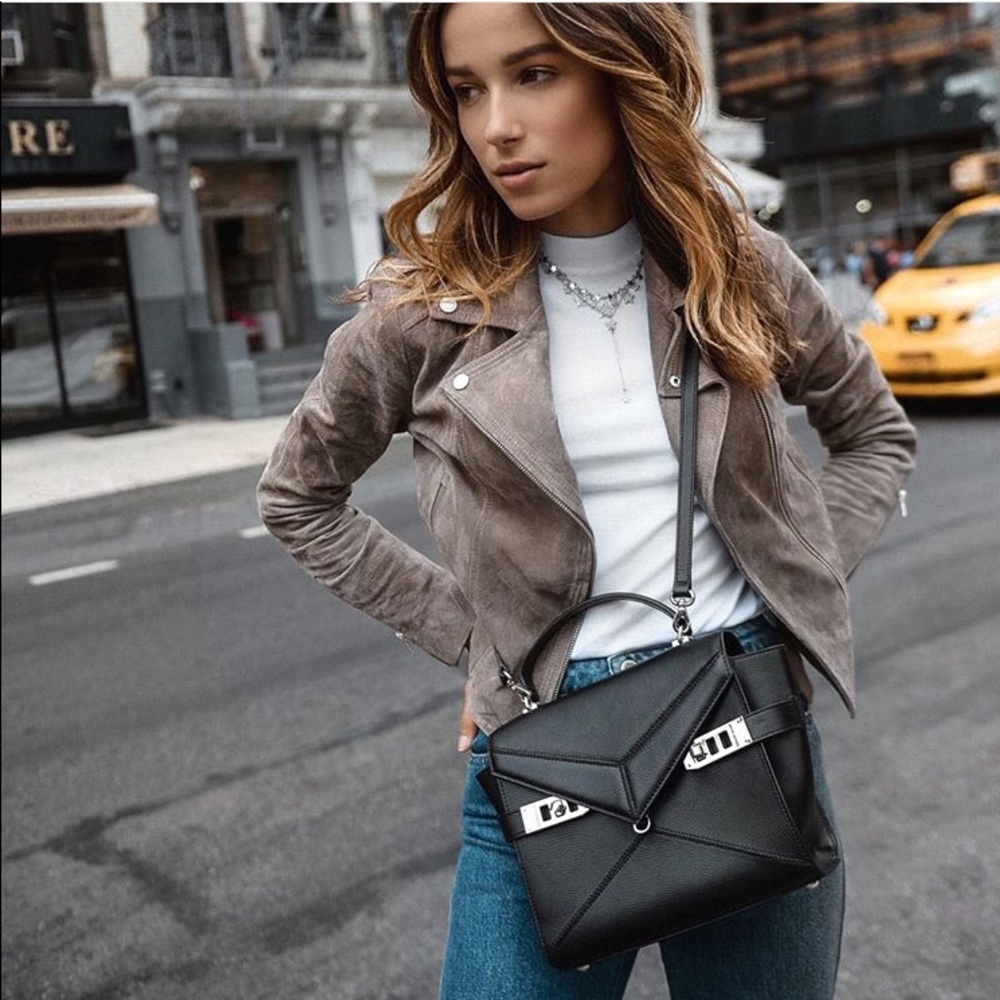 ✨Henri Bendel Black Uptown mini  Satchel